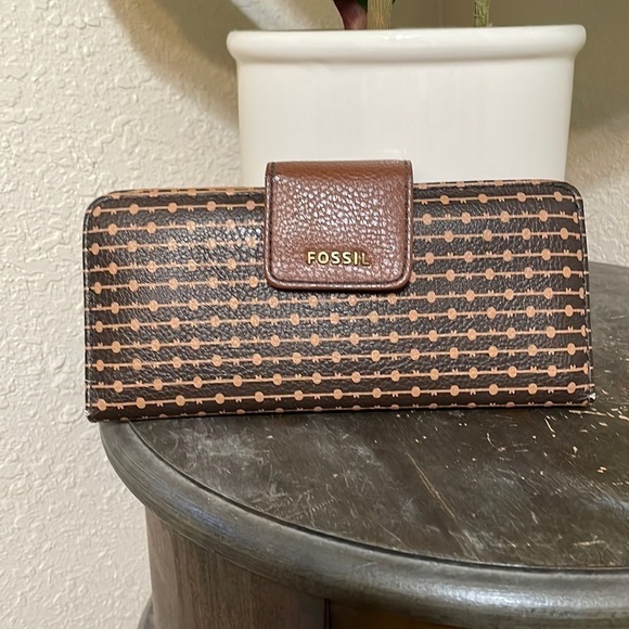 FOSSIL snap closure dot print wallet - Picture 1 of 7